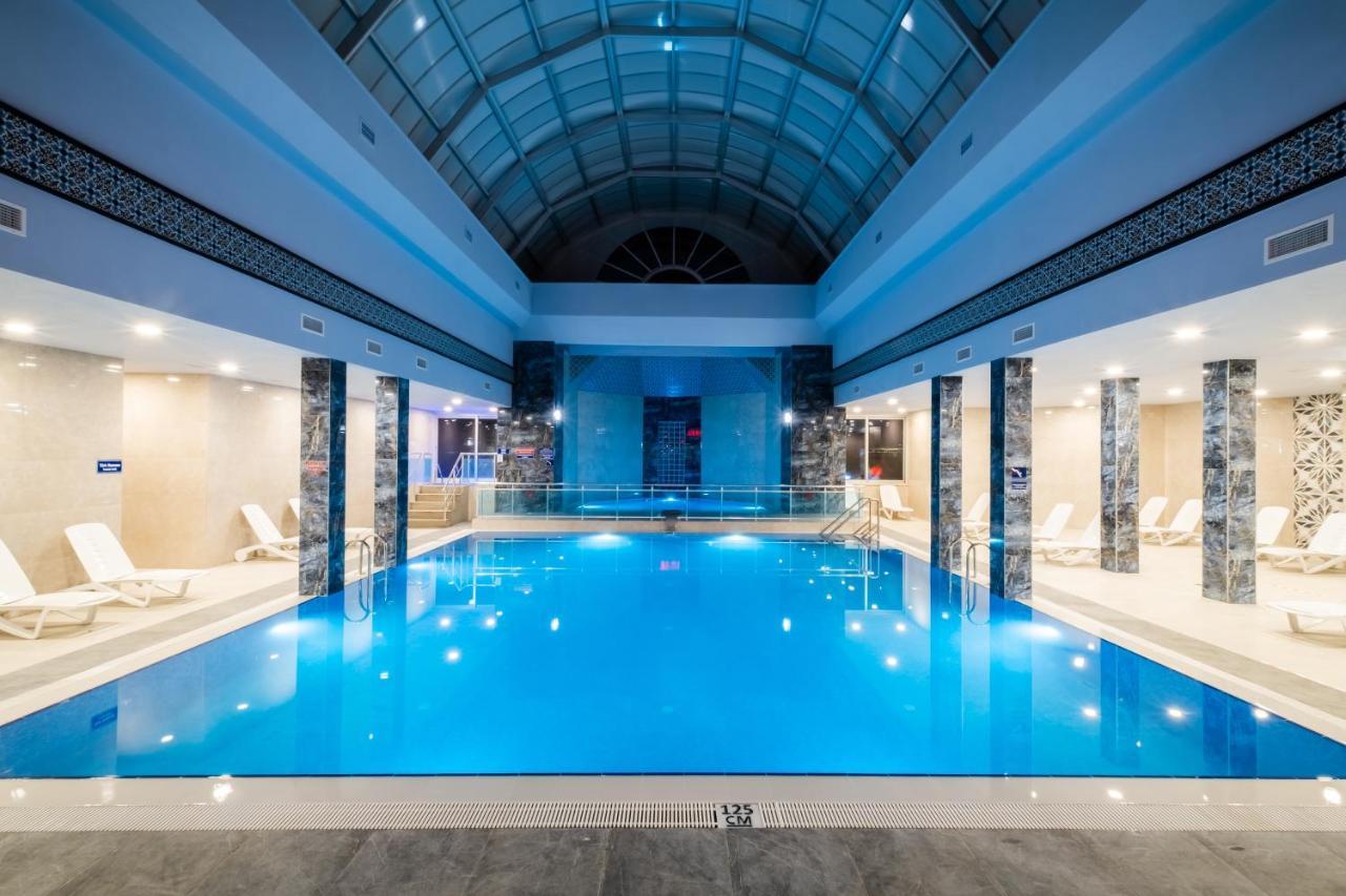 Spa Hotel Colossae Thermal Karahayit  Luaran gambar The swimming pool at the hotel
